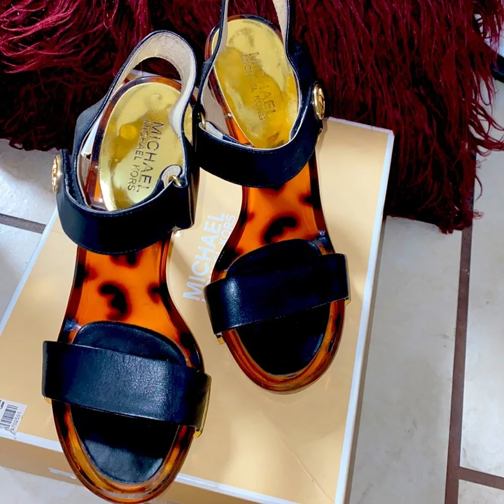 Lani Sandal - Picture 2 of 4
